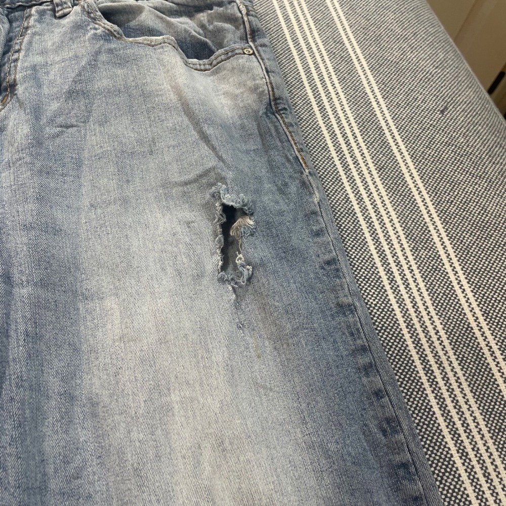 Unionbay Mens Distressed Straight Leg Jeans 34x34 (Fit 34x33) Stained - Picture 15 of 16